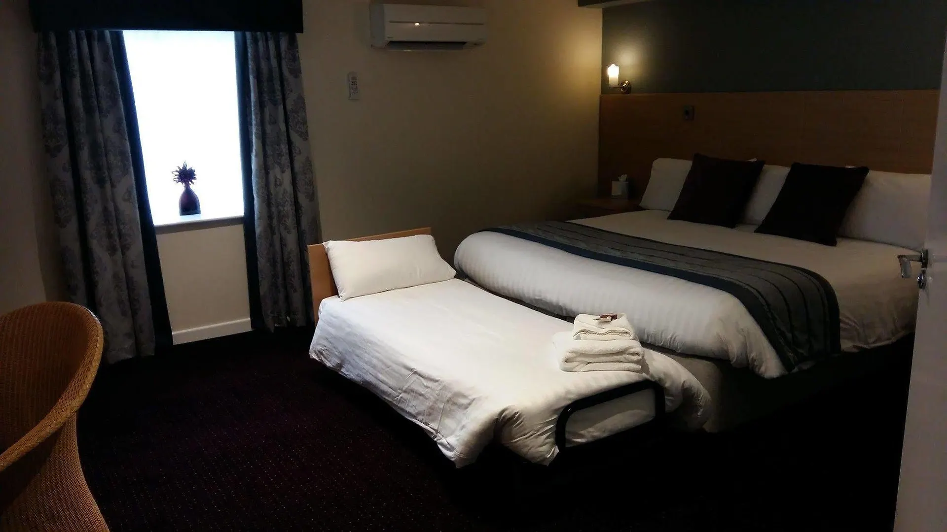 Waterfront Hotel Brighouse