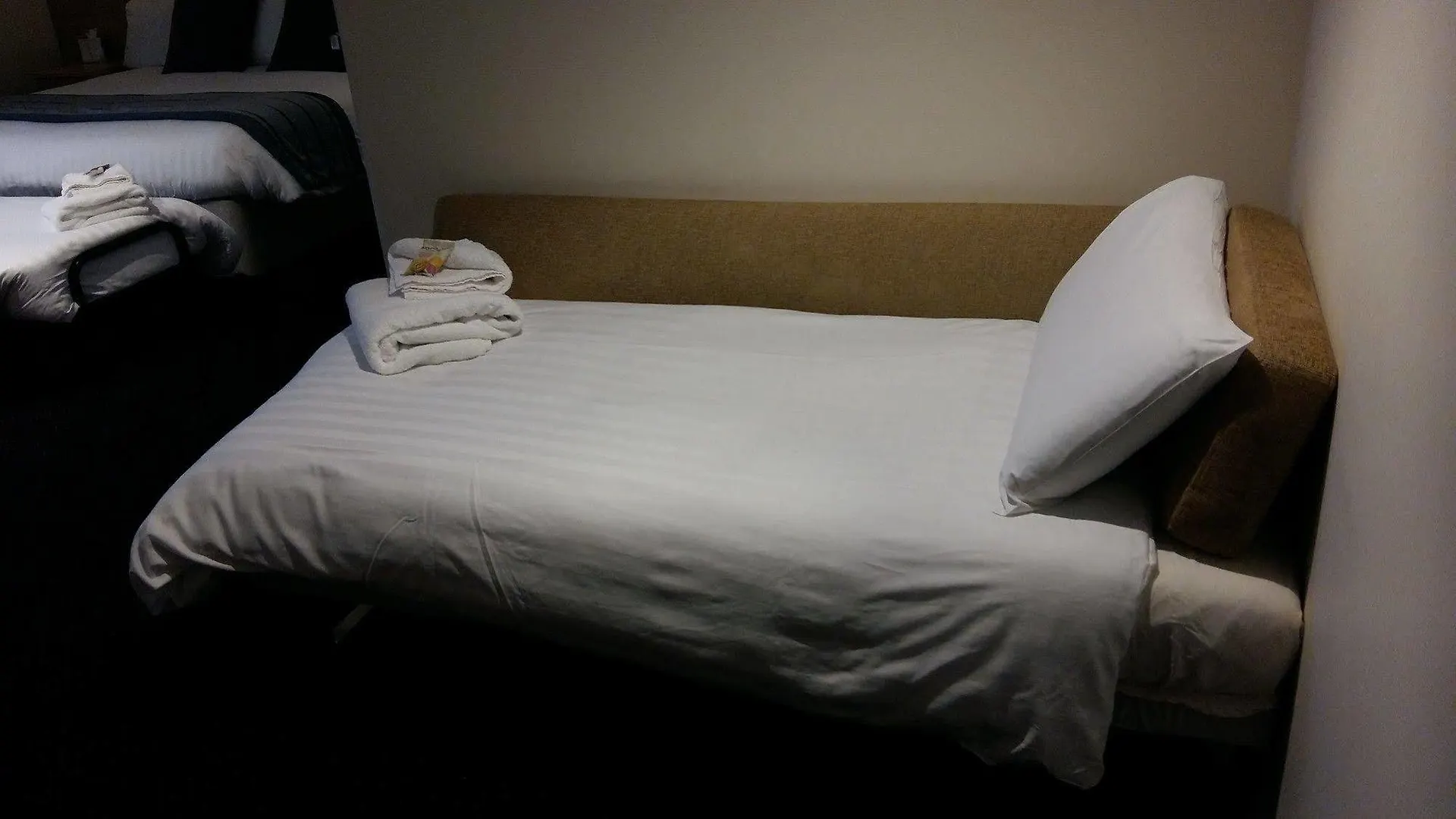 Waterfront Hotel Brighouse