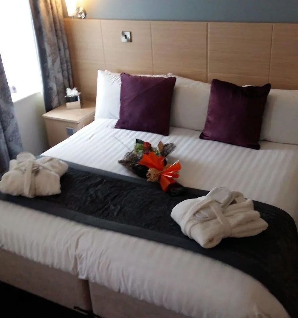 Waterfront Hotel Brighouse 3*,  United Kingdom