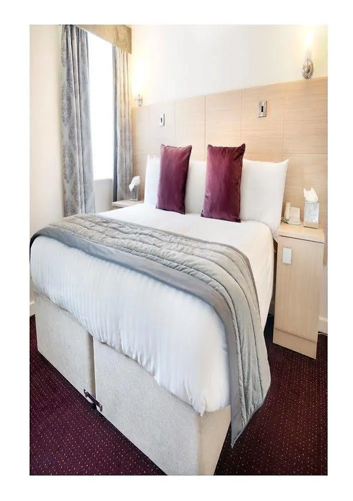 Waterfront Hotel Brighouse 3*,
